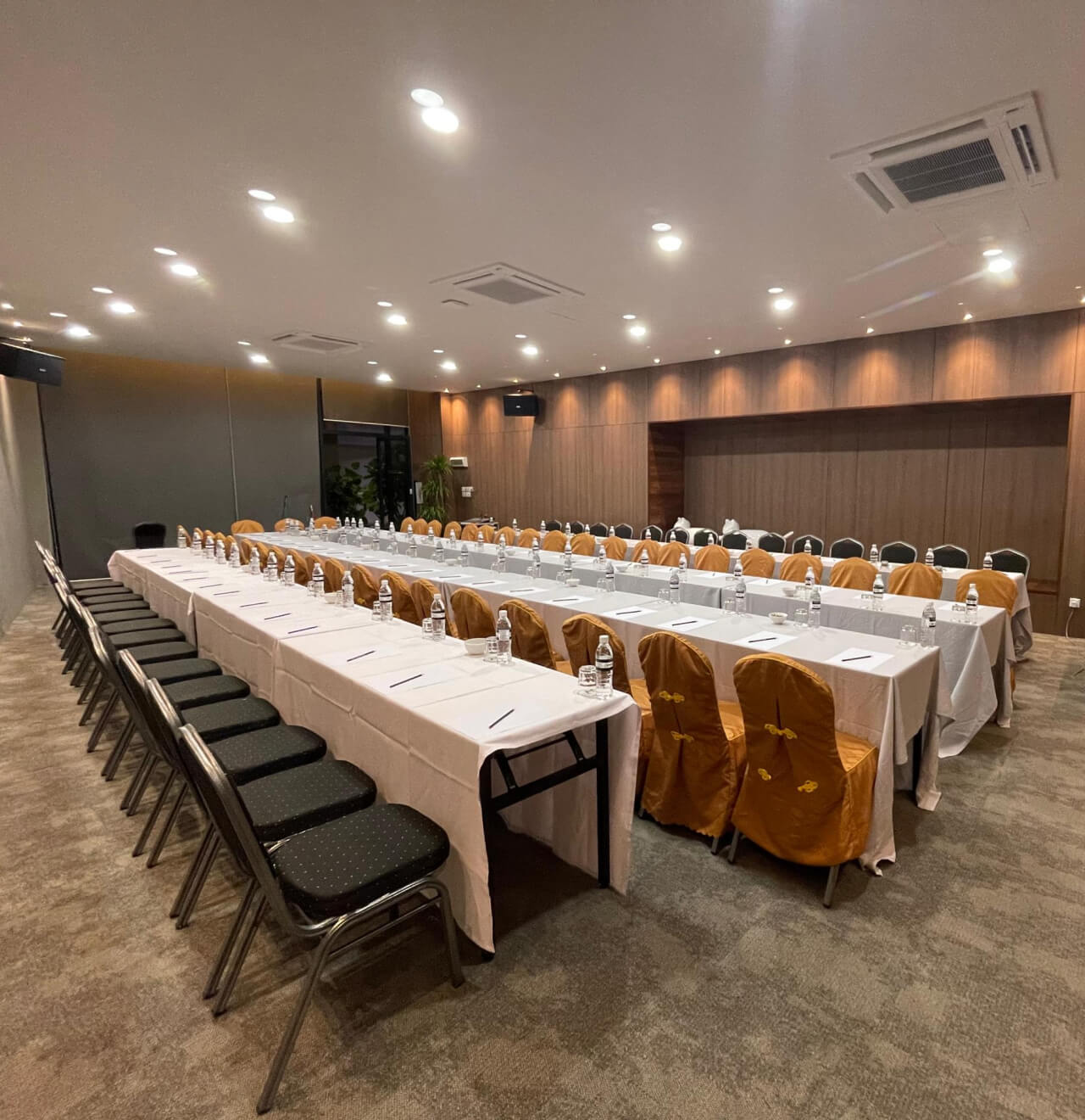 Roxy Aiman Meeting Rooms