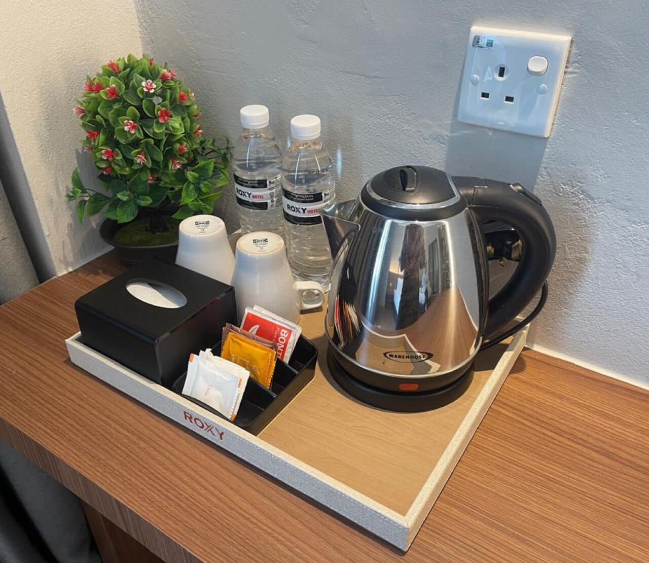 Superior Twin (With Window)