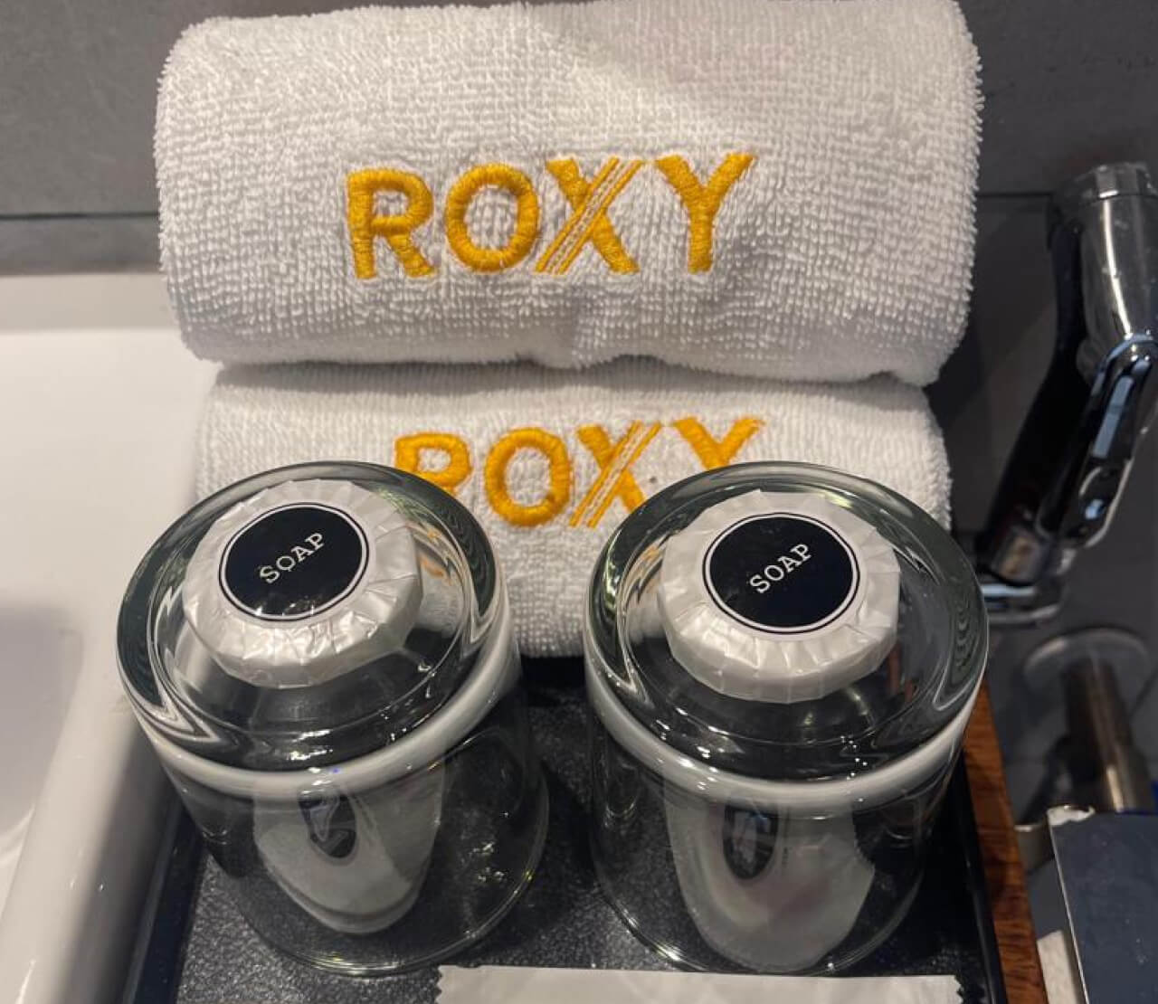 Superior Twin (With Window)