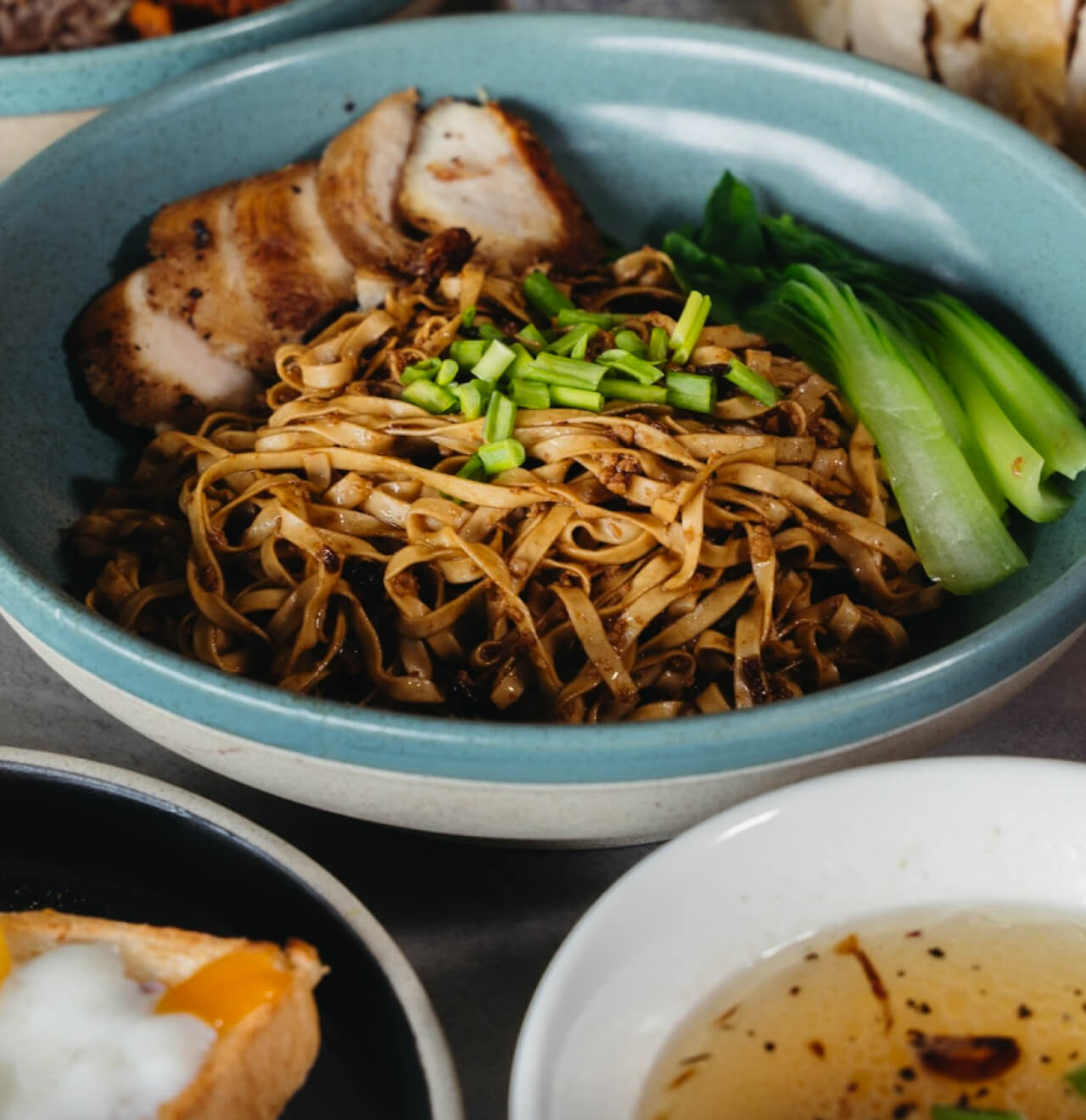 Noosa Breakfast Bar & Coffee House