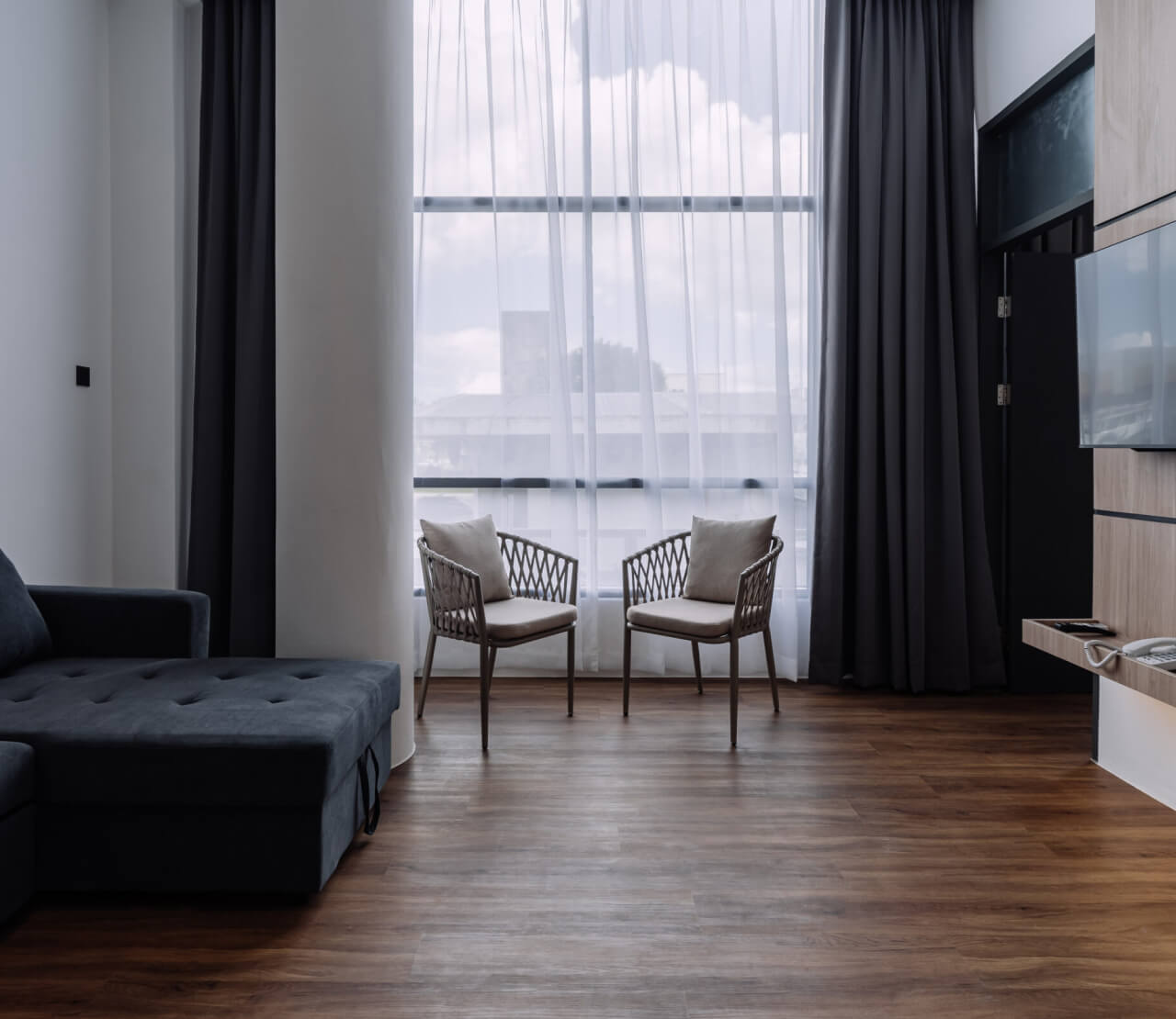 One-Bedroom Apartment