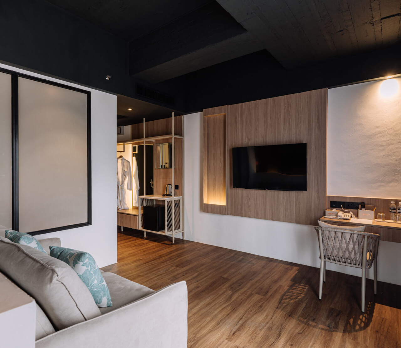 Suite Room with Balcony