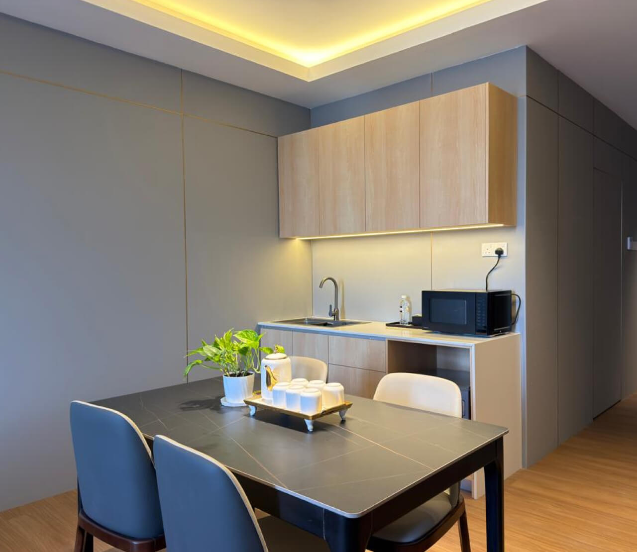 Bay Suite