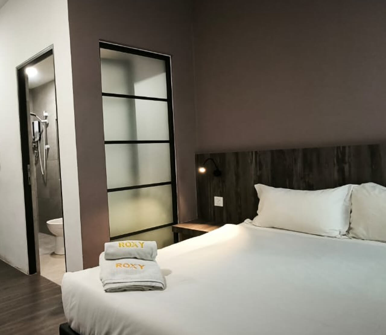 Standard Queen Block B (Window)